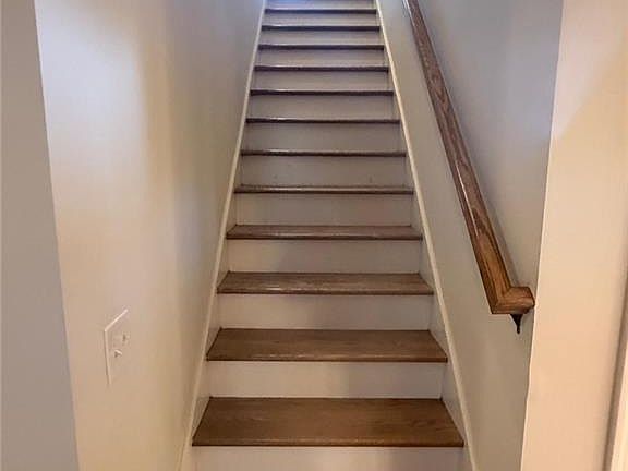 5th image of 449 Madison Park Dr