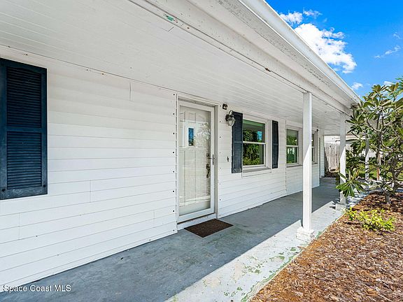 3rd image of 820 Ballard Dr