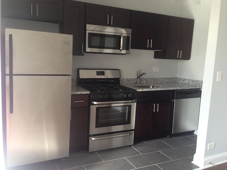 1st image of 5831 N Kenmore Ave #2