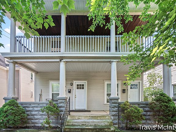 2nd image of 1018 Dayton St SW