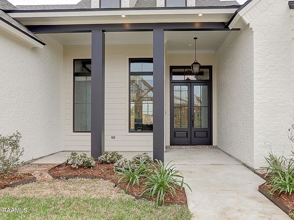 2nd image of 104 Windmill Palm Ln