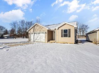 6027 Becker Dr, Fort Wayne, IN 46835