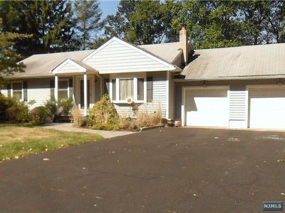 298 Diamond Bridge Ave, Hawthorne, NJ, 07506
