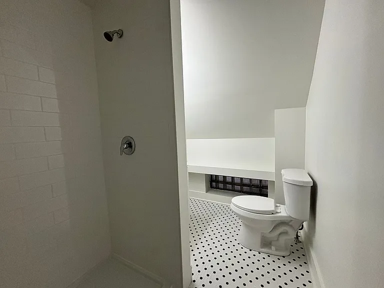 1115 N. Negley Avenue — Photo 15