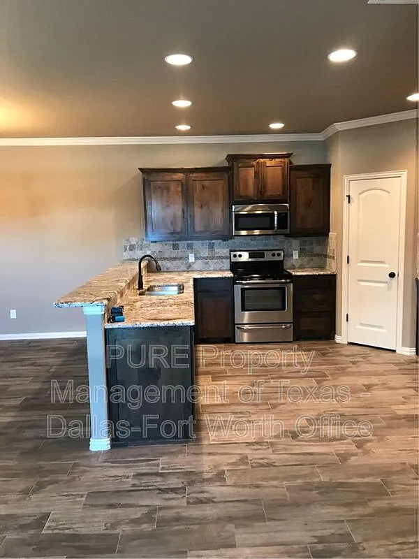 3 bed, 2.0 bath, 1533 sqft, $1,850 — Photo 2