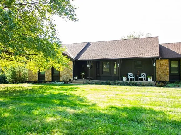 410 N Appaloosa Dr, Raymore, MO 64083