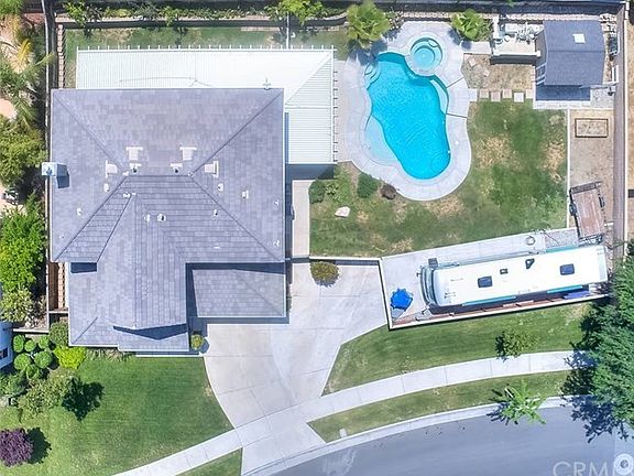 2nd image of 920 Lalania Ave