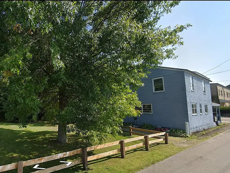 293 Walnut St — Photo 13