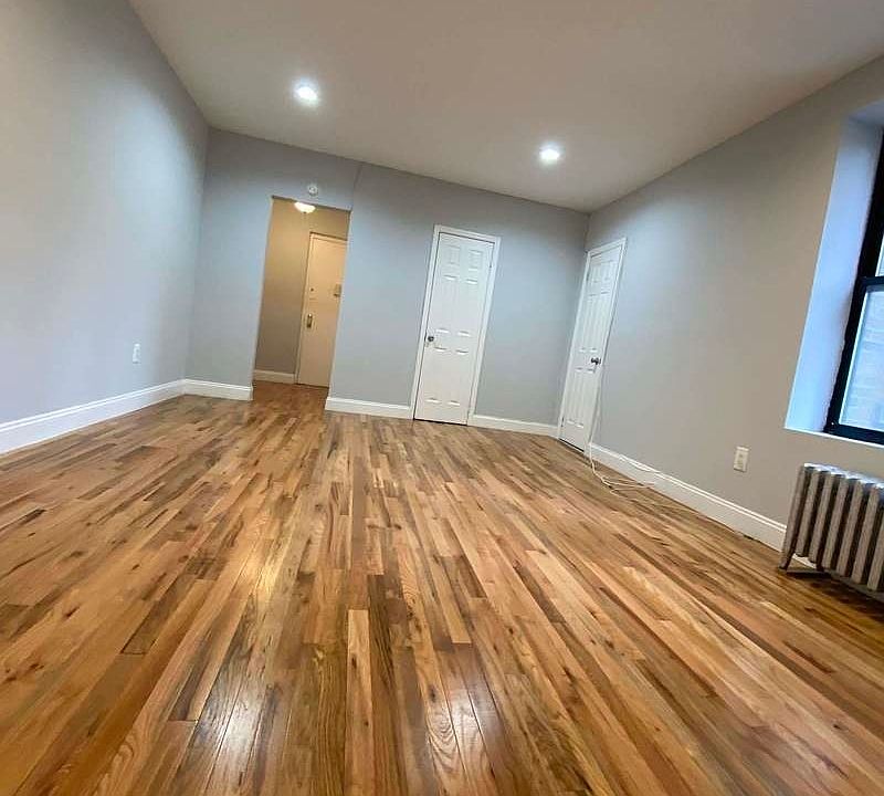 2nd image of 1521 Sheridan Ave APT C45