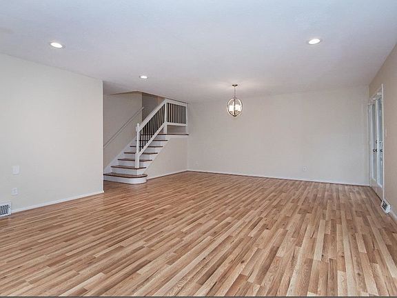 3rd image of 3129 Warrensville Center Rd