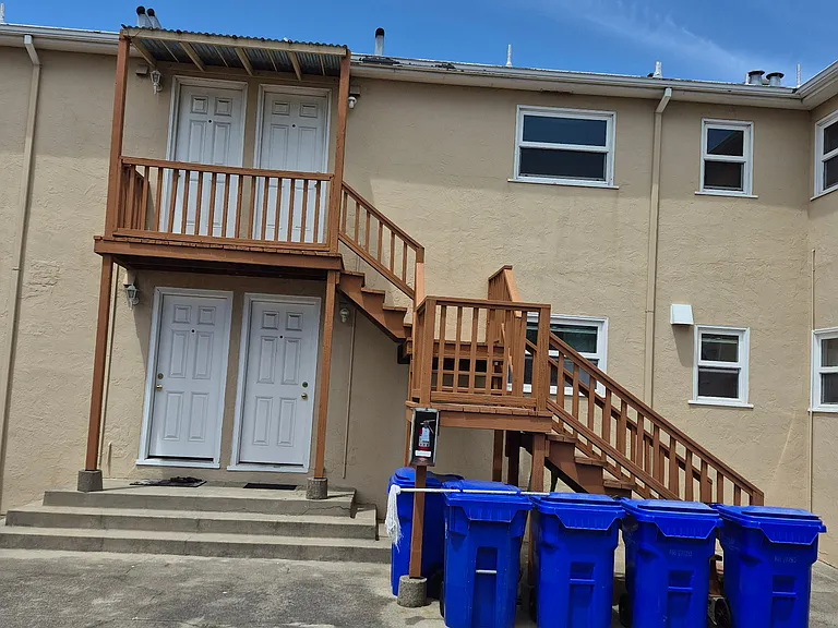 2556 Grant Ave — Photo 15