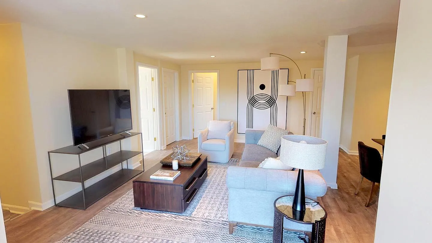 Private Room in Spacious Outer Sunset Home by Ocean Beach — Photo 1
