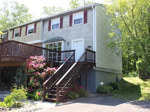 706 Fairway Ave #706, Montague, MA 01351