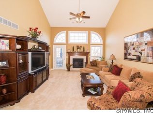 421 Country Club Vw, Edwardsville, IL 62025