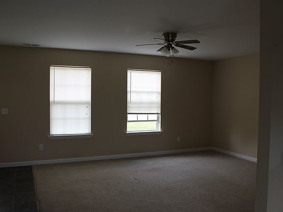 5th image of 215 Hollow View Dr SE