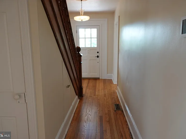 36 Hart Ave — Photo 25