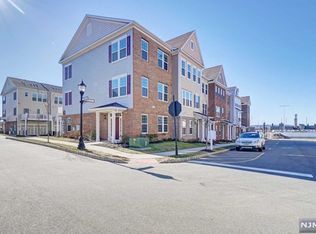 15 Wilson Ln, Wood Ridge, NJ 07075