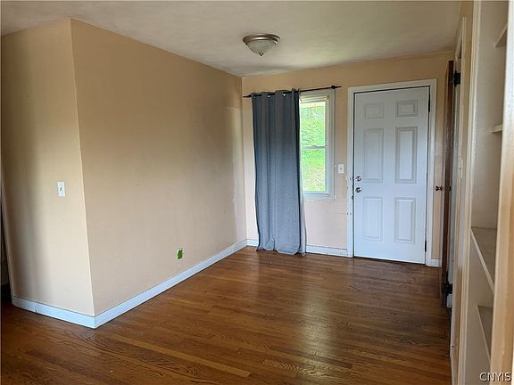 4th image of 4883 Onondaga Rd