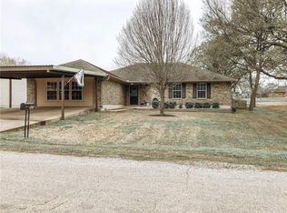 602 Pine St, Smithville, TX 78957