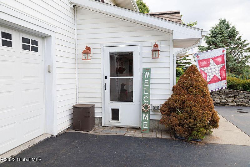 5th image of 724 Lawyersville Road