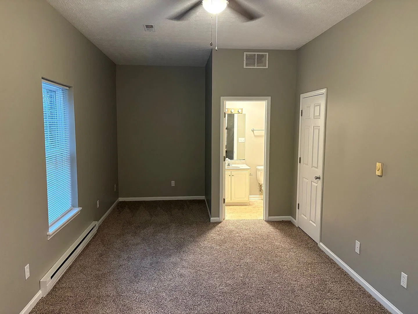 804 Barry Ct. — Photo 3