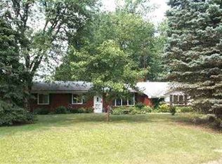 692 Seminole Trl, Temperance, MI 48182