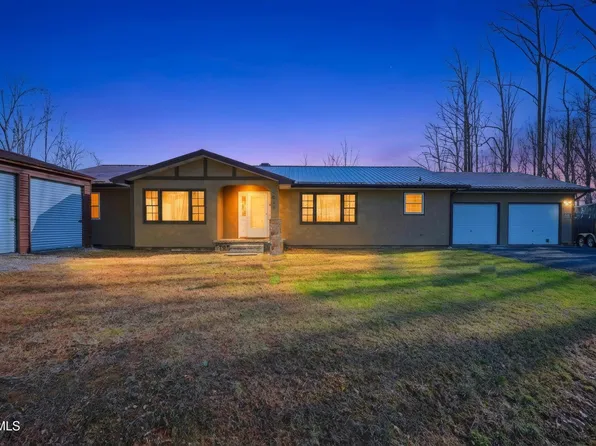 9616 Mountain Cove Rd, Pound, VA 24279