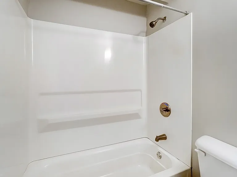 Chelsea Garden Apartments — Photo 19