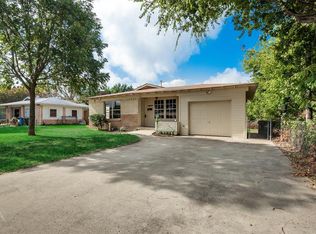 1305 N Kaufman St, Seagoville, TX 75159