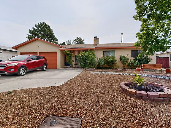 2nd image of 2904 Cagua Dr NE