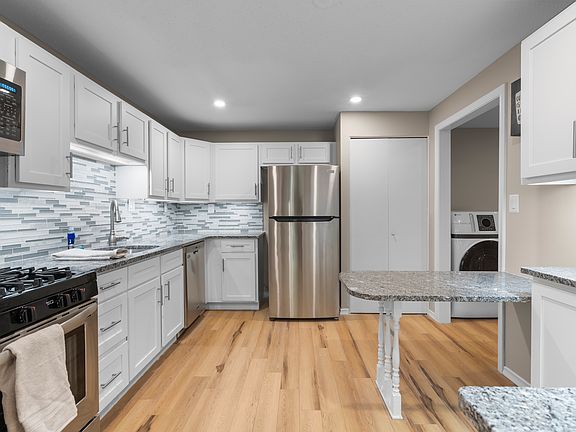 5th image of 48A304 Avonwood Rd #304