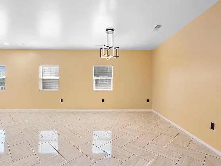 9516 Silica Ave NW — Photo 5