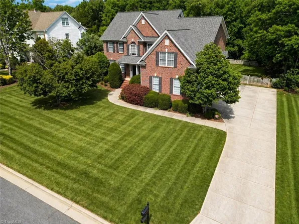 7 Owls Roost Ct, Greensboro, NC 27410