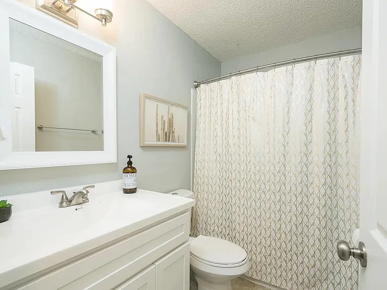2028 Falling Brook Dr — Photo 25