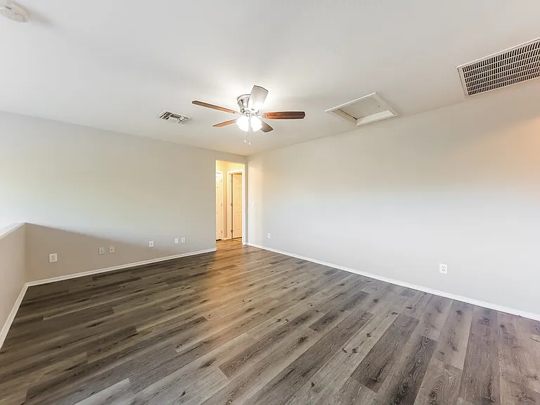 8027 W Mission Ln — Photo 8