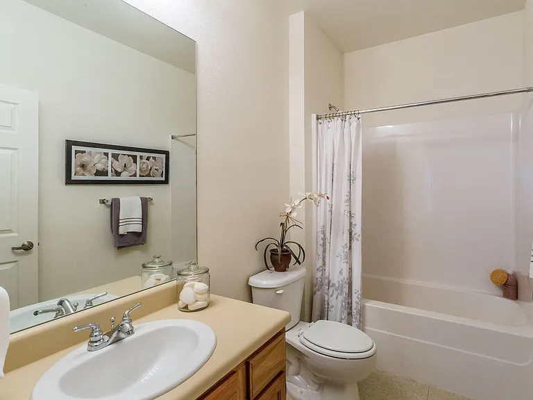 Foothills Apartments — Photo 26