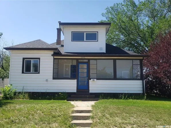79 Coteau STREET E, Moose Jaw, SK S6H 4T4