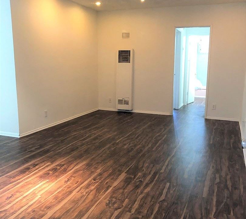 2nd image of 950 S Grand View St APT 1