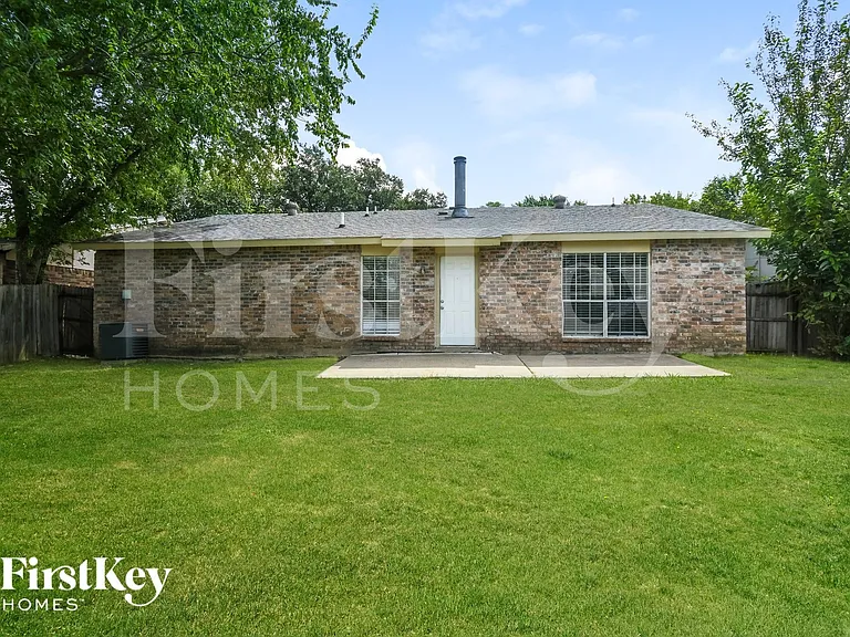 4912 Sandalwood Ln — Photo 14