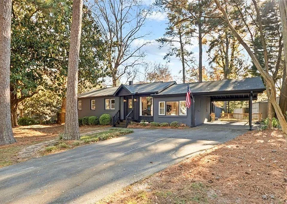1333 Victor Rd NE