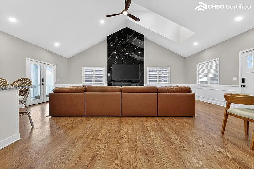 Furnished Executive Rental — Photo 2