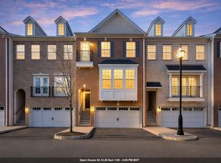 5 Creekside Ct, Secaucus, NJ