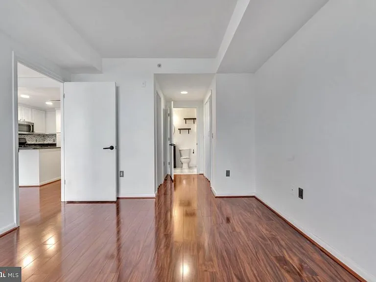 355 I St SW #615 — Photo 8