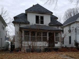 718 W 2nd St, Waterloo, IA 50701