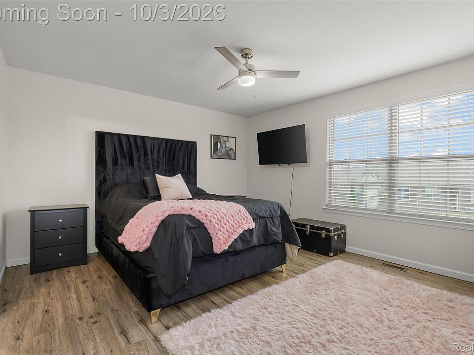 23116 Clarewood St, photo 21