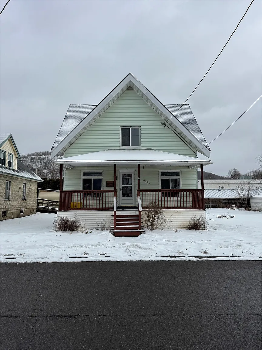 646 State St photo 1