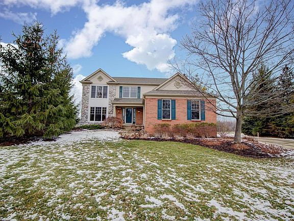 2nd image of 225 Oakshire Ct NE