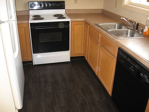 4th image of 1325 Trent Blvd Unit 121