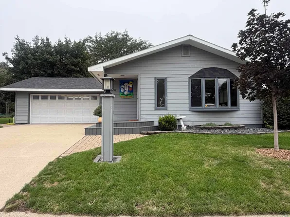406 Sequoia Dr, Cherokee, IA 51012