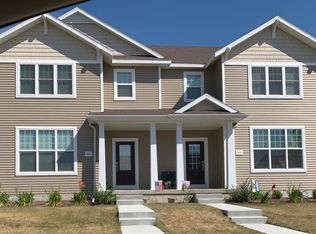 1042 Okeeffe Ave, Sun Prairie, WI 53590